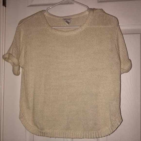 Clearing out closet! SWEATER FOREVER 21 - Picture 1 of 1